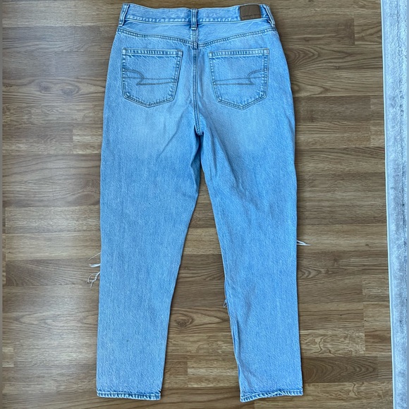 4 Regular American Eagle Mom Jean - Picture 8 of 11